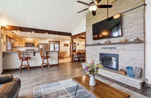Farmington Cabin | Ridgecrest: Charming Family Mountain Retreat