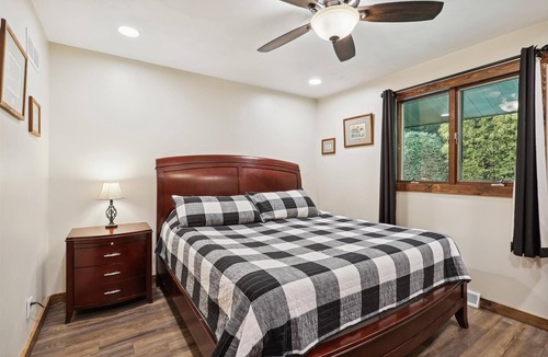 Farmington Cabin | Ridgecrest: Charming Family Mountain Retreat