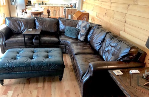 Apple Ridge Cottage | Ridgecrest cottage with Mountain Views