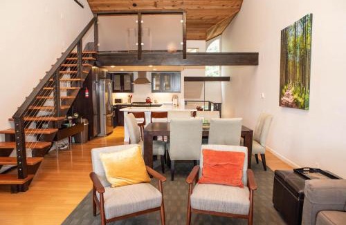 Avon House | Ridgepoint Townhomes
