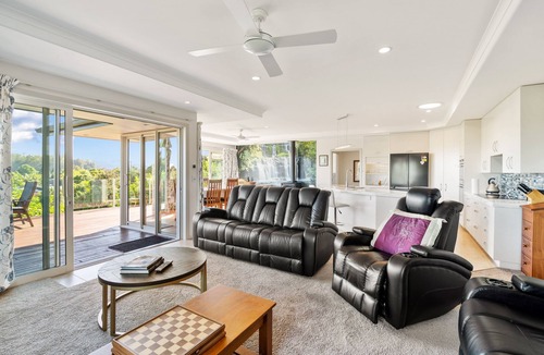 Kerikeri House | RidgeRaj - Kerikeri Holiday Home