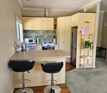 Oruanui Apartment | Ridgetop cottage