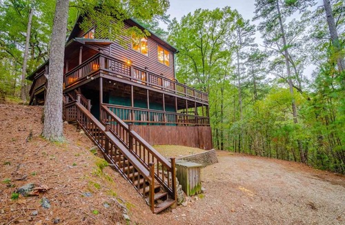 Broken Bow Cabin | Ridgeview Retreat Seclude Cabin Includes Wifi, Cable, and Charcoal Grill by Redawning