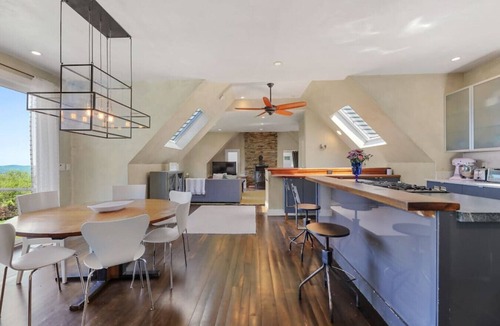 New Lebanon Apartment | Ridgeview Retreat | Valley Views Sleeps 6