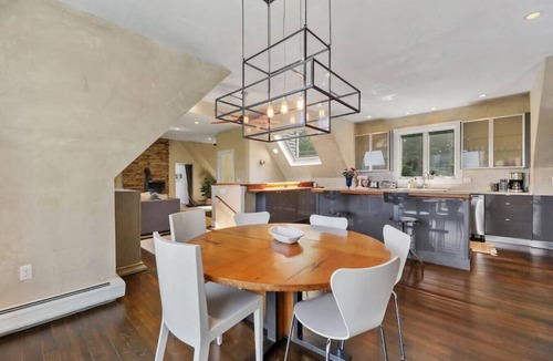 New Lebanon Apartment | Ridgeview Retreat | Valley Views Sleeps 6