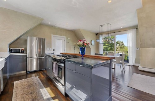 New Lebanon Apartment | Ridgeview Retreat | Valley Views Sleeps 6