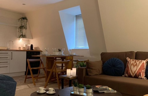 Canterbury Apartment | Riding Gate Apartment