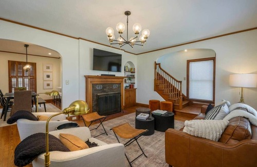 Maquoketa House | Riggs House Restored 1908 Home