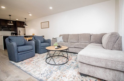 Manhattan Condo | Right across from Bill Snyder Stadium w/parking! Family size condo.