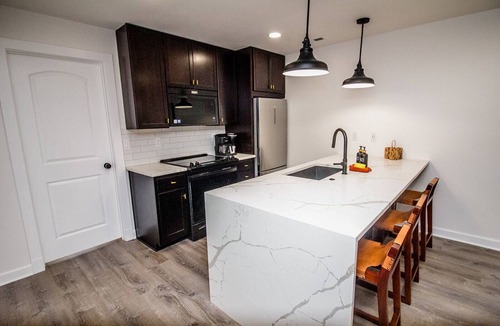 Manhattan Condo | Right across from Bill Snyder Stadium w/parking! Family size condo.