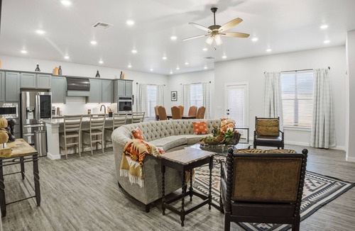 Midland House | Right at Home-Midland Mockingbird Ridge