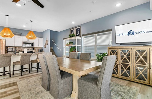 Table Rock House | Right By Community Pool Free Daily Tickets Private Hot Tub Backyard w Firepit Lake View