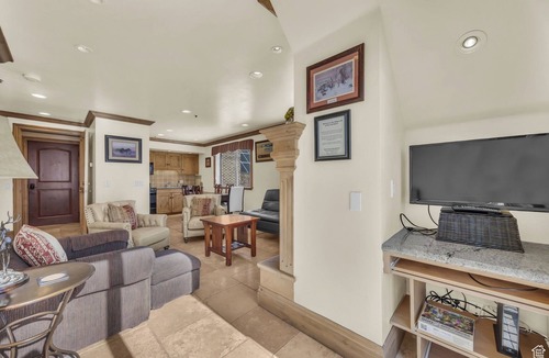 North Park City Condo | Right next to Payday Lift @Resort Base - 25yd walk. BEST LOCATION Ski in/Ski out
