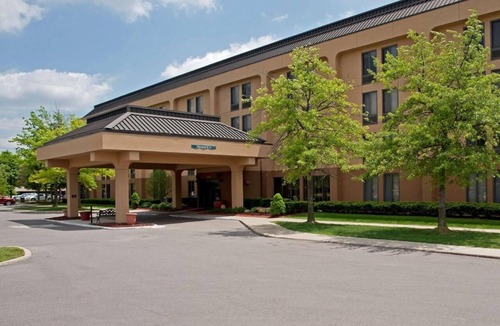 Thurston Hotel | Right off Hwy 23: 4 Convenient Suites w/Complimentary Breakfast and Parking