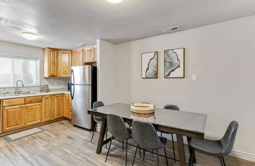 Springville House | Right off Main St, Backyard