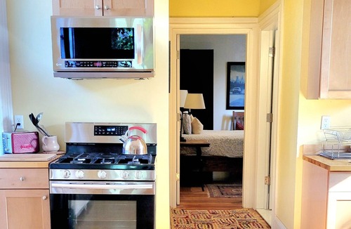 Federal Hill Apartment | Right on Broadway - Spacious West Side Apartment