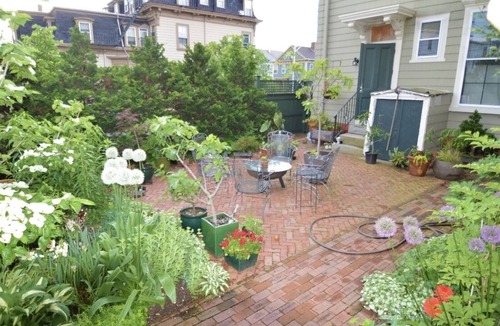 Federal Hill Apartment | Right on Broadway - Spacious West Side Apartment