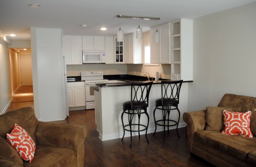 Zanoni Condo | Right on Main St! Shops, Arts, Dining and More!
