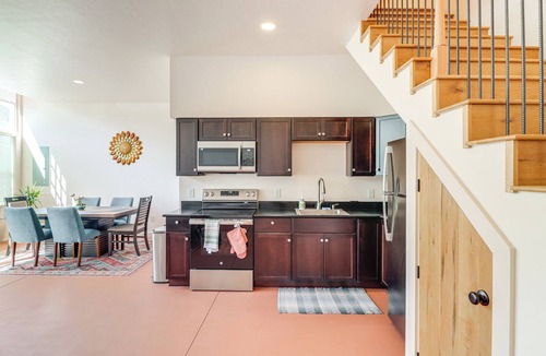 Bisbee House | Right on Main Street! Mtn-View Bisbee Hideaway