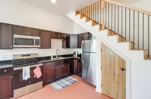 Bisbee Cottage | Right on Main Street! Mtn-view Bisbee Hideaway
