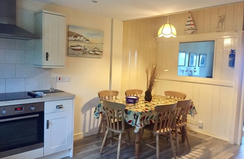 Dinas House | RIGHT ON THE BEACH !