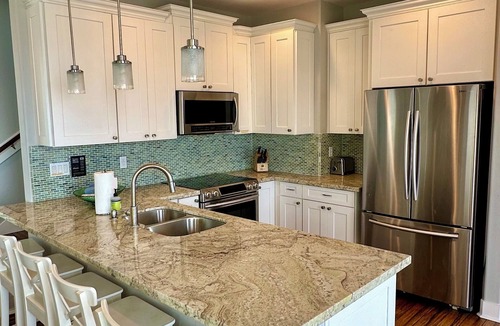 San Luis House | Right On the Beach! Oceanfront, 2 Master Bedrooms, Minutes from Galveston