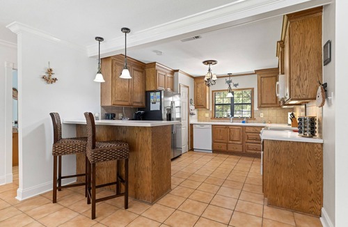 McQueeney House | Right on the Water/Volley Ball/Corn Hole/Fun & Relaxing Lake House in Lake McQ