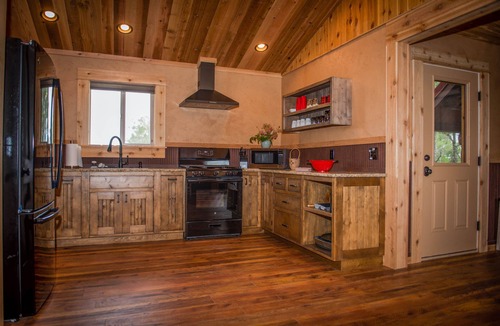 Big Timber Cabin | Right on the Yellowstone