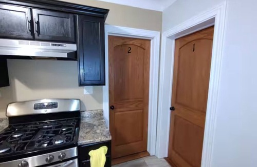 Heart of Chicago Apartment | right & Spacious 3BR Apt Perfect for Families & Groups