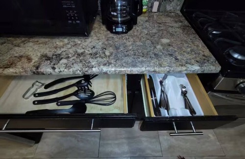 Heart of Chicago Apartment | right & Spacious 3BR Apt Perfect for Families & Groups