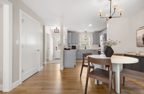 Northeast South Bend House | Right Where You Want to Be/Walkable 5BR Townhome Near Notre Dame