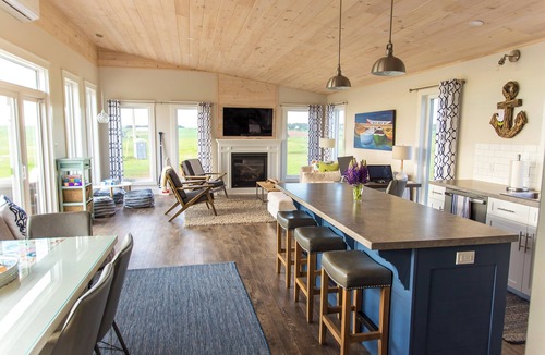 Sea View House | Riley Crest - Oceanview, walk to beach, modern, air conditioned - loft