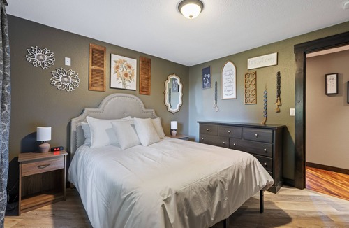 Pleasant Valley House | Riley Ranch, Mountain Views & Hot Tub