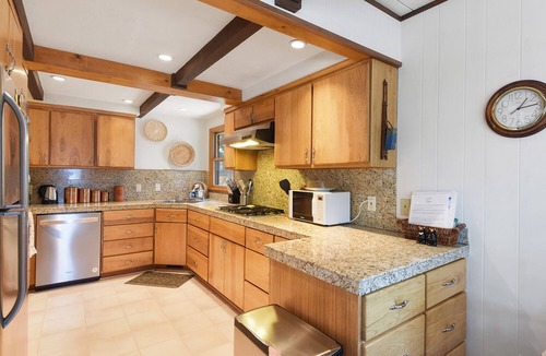 Tahoe Vista Cabin | Rim Retreat - Lake Views, Quiet Neighborhood