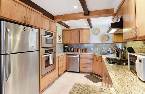 Tahoe Vista Cabin | Rim Retreat - Lake Views, Quiet Neighborhood