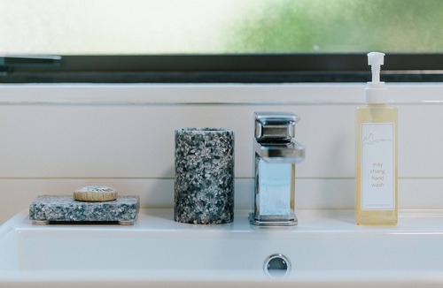 Hokitika Cabin | Rimu Lodge