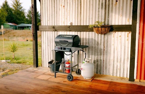 Hokitika House | Rimu View 2 by Tiny Away