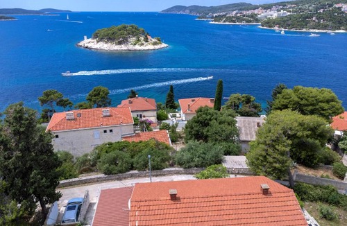 Krizni rat Apartment | Rinada - ZF Hvar