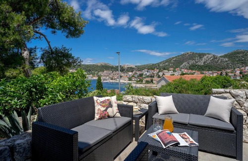 Krizni rat Apartment | Rinada - ZF Hvar