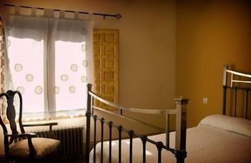 Canizares Cottage | Rincón de la Somá rural apartment for 13 people