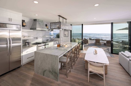 Ventura House | Rincon Refuge - Amazing Modern Seacliff Beachfront