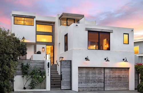Ventura House | Rincon Refuge - Amazing Modern Seacliff Beachfront