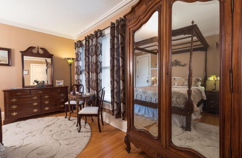 Baraboo Bed & Breakfast | Ringling House Bed & Breakfast
