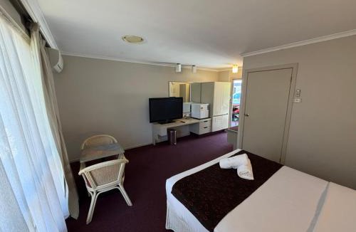 Ringwood Hotel | Ringwood Lake Inn