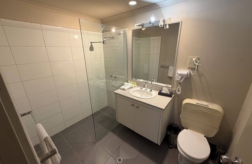 Ringwood Hotel | Ringwood Lake Inn