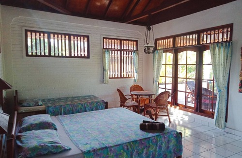 Lovina Bed & Breakfast | Rini Hotel