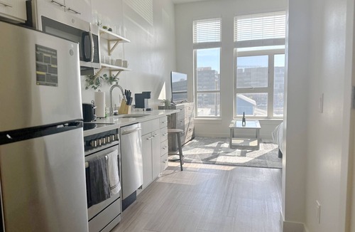 Cole Apartment | RiNo's Vibrant Studio Getawayn