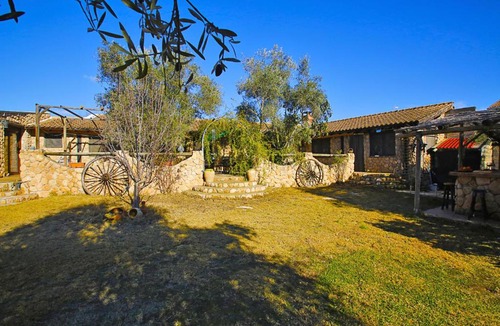 Requena Apartment | Rio Indio Rural Home with pool