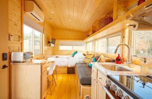 Arroyo Hondo House | Rio TinyHome w View, Hot Tub 2 miles to Hot Spring