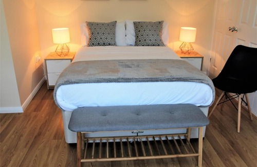 Chalfont St Peter Apartment | RIOSHOUSE George-Inn